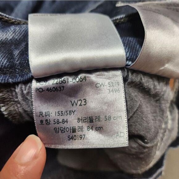 Levi's Wedgie Jeans Light Size 23 Tapered Leg High Waist - Picture 11 of 14